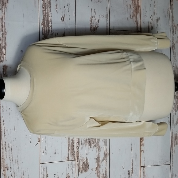 Zara Relaxed Cropped Top - Picture 2 of 13